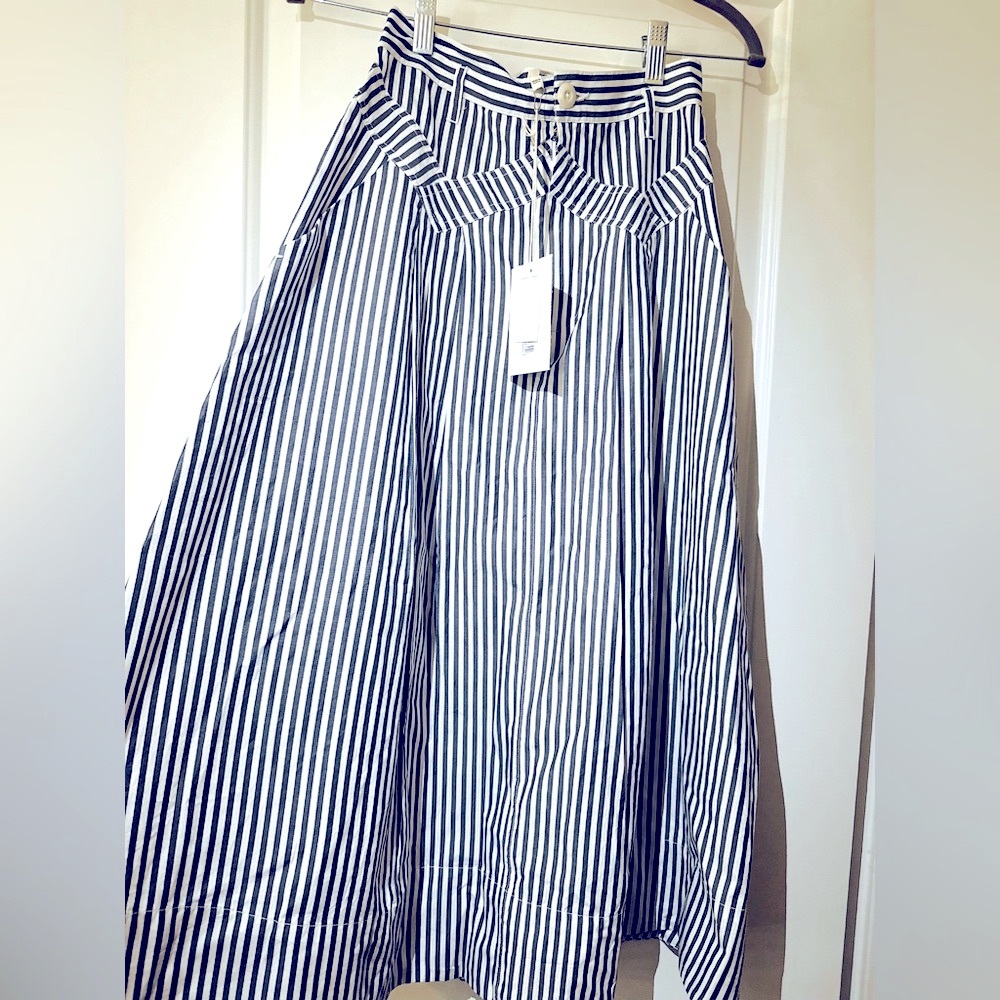 THE GREAT. The Field Skirt NAVY